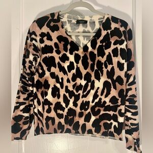 Vici Collection Woman’s Cheetah Print Sweater Small